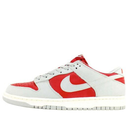 Nike: Красные кроссовки  Dunk Low