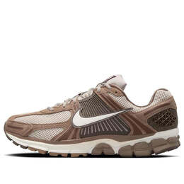 Nike: Коричневые кроссовки  Air Zoom