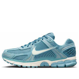 Nike: Зелёные кроссовки  Air Zoom