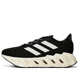 Adidas: Чёрные кроссовки  FTWWHT
