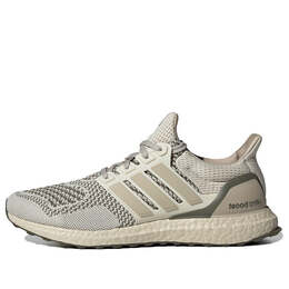 Adidas: Бежевые кроссовки  UltraBoost