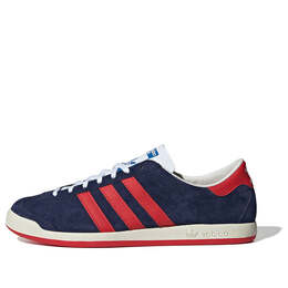 Adidas: Яркие кроссовки 