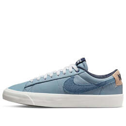 Nike: Светлые кроссовки  Blazer Low