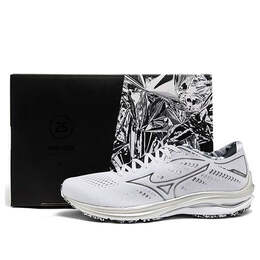 Mizuno: Белые кроссовки 