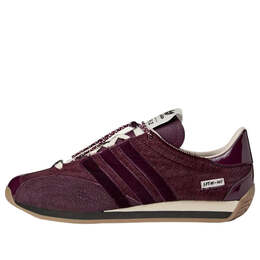 Adidas: Белые кроссовки 