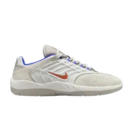 Nike: Светлые кроссовки 