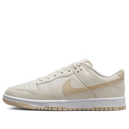 Nike: Светлые кроссовки  Dunk Low