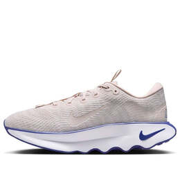 Nike: Светлые кроссовки 