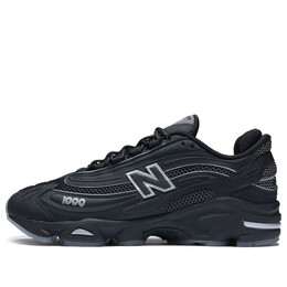 New Balance: Чёрные кроссовки 