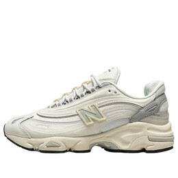 New Balance: Белые кроссовки 