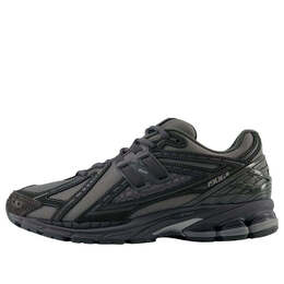 New Balance: Серые кроссовки  1906R