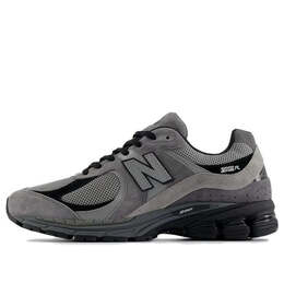 New Balance: Чёрные кроссовки  2002R