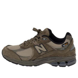 New Balance: Зелёные кроссовки  2002R