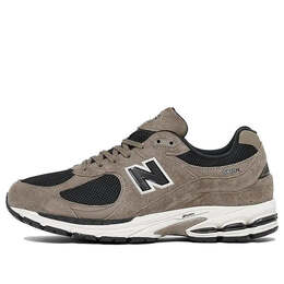 New Balance: Чёрные кроссовки  2002R