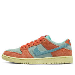 Nike: Оранжевые кроссовки  SB Dunk Low