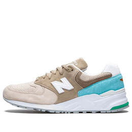 New Balance: Серые кроссовки 