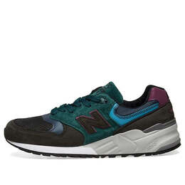 New Balance: Зелёные кроссовки 