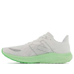 New Balance: Белые кроссовки  FuelCell