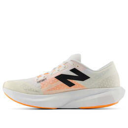 New Balance: Белые кроссовки  FuelCell