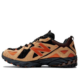 New Balance: Коричневые кроссовки 