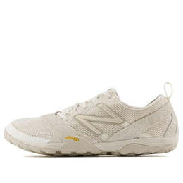 New Balance: Бежевые кроссовки 