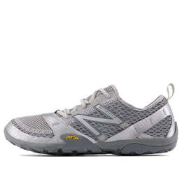 New Balance: Серые кроссовки 