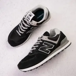 New Balance: Чёрные кроссовки  574