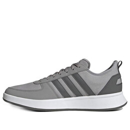 Adidas: Серые кроссовки 