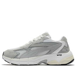 PUMA: Фиолетовые кроссовки 