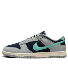 Nike: Светлые кроссовки  Dunk Low