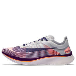 Nike: Серые кроссовки  Zoom Fly SP