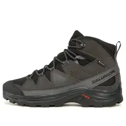 Salomon: Чёрные кроссовки 