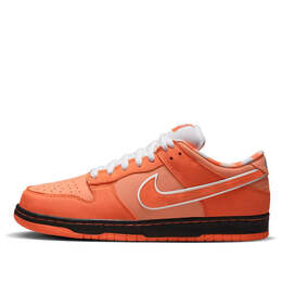 Nike: Оранжевые кроссовки  SB Dunk Low