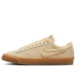 Nike: Светлые кроссовки  SB Blazer Low GT