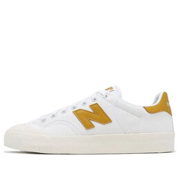 New Balance: Белые кроссовки 