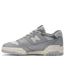 New Balance: Серые кроссовки  550