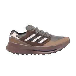 Adidas: Коричневые кроссовки  Equipment