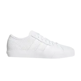 Adidas: Белые кроссовки 