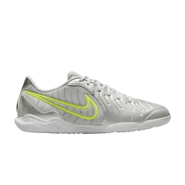 Nike: Серебристые кроссовки  Academy