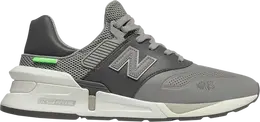 New Balance: Серые кроссовки 