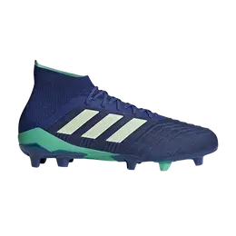 Adidas: Зелёные кроссовки  Predator