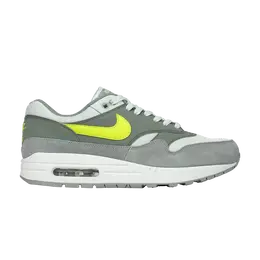 Nike: Зелёные кроссовки  Air Max 1