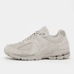New Balance: Серые кроссовки  2002R