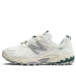 New Balance: Зелёные кроссовки 