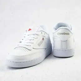 Reebok: Белые кроссовки  Club C 85