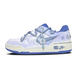 Nike: Белые кроссовки 