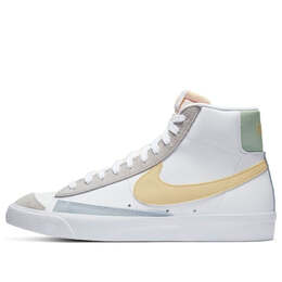 Nike: Белые кроссовки  Blazer Mid 77 Vintage