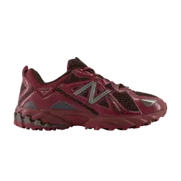 New Balance: Красные кроссовки 