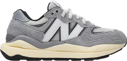 New Balance: Белые кроссовки  57/40