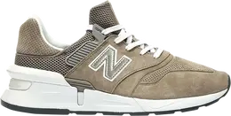 New Balance: Бежевые кроссовки 